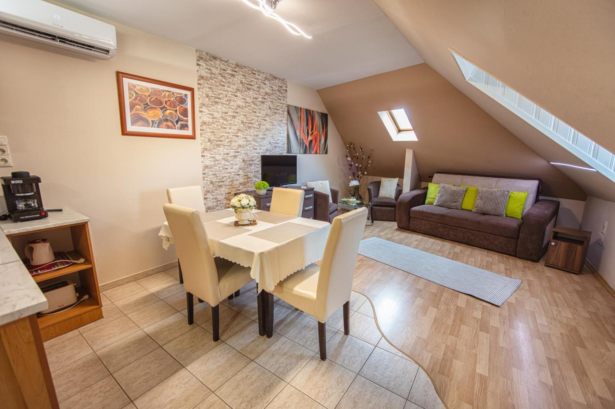 Delfin Apartman ชาร์วาร์ ภายนอก รูปภาพ